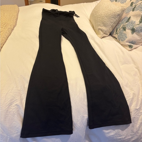 Aritzia Wilfred Free Black Divinity Kick Flare Jumpsuit - Picture 9 of 16